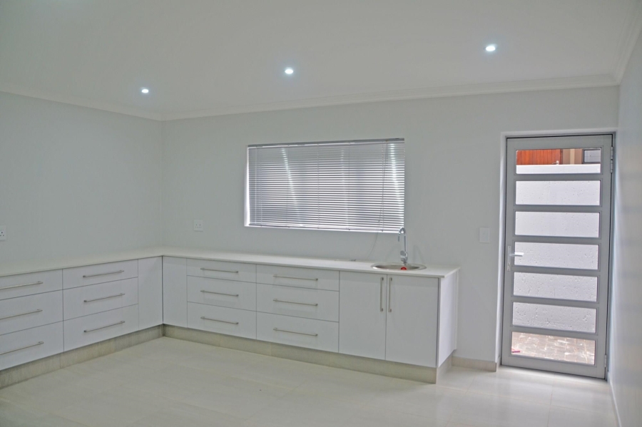 4 Bedroom Property for Sale in Monte Christo Western Cape